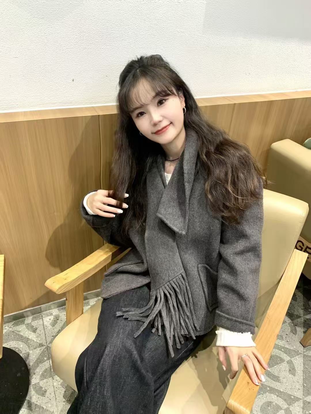 82410小金扣带围巾羊绒大衣