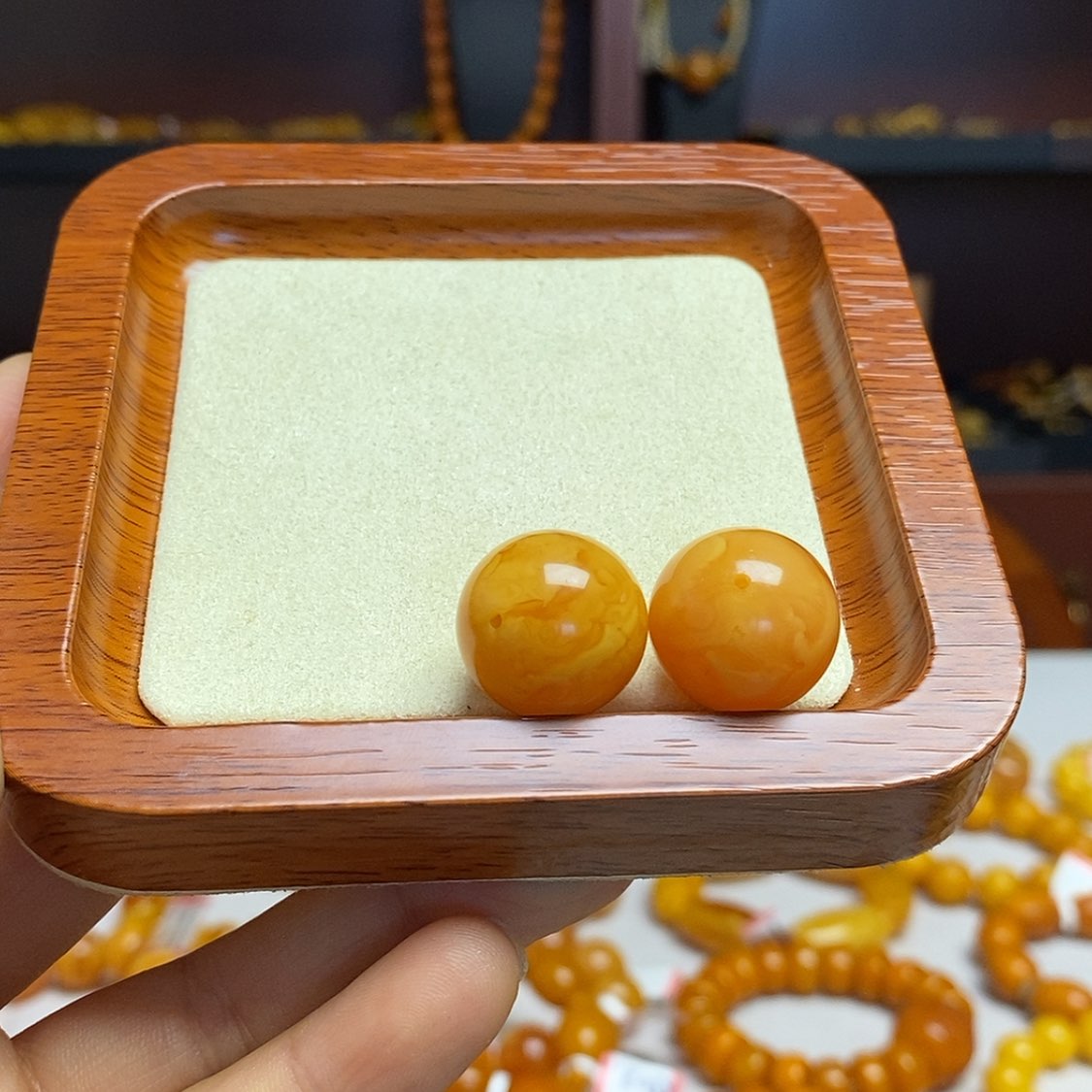 【闪购商品】蜜蜡吊坠(不含链)未镶嵌淡*?单珠