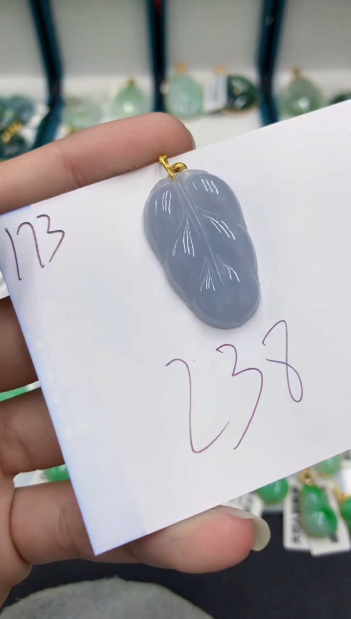 【闪购商品】翡翠颈饰18K金镶嵌翡翠