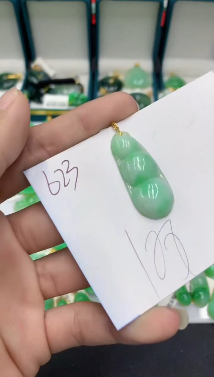 【闪购商品】翡翠颈饰18K金镶嵌翡翠
