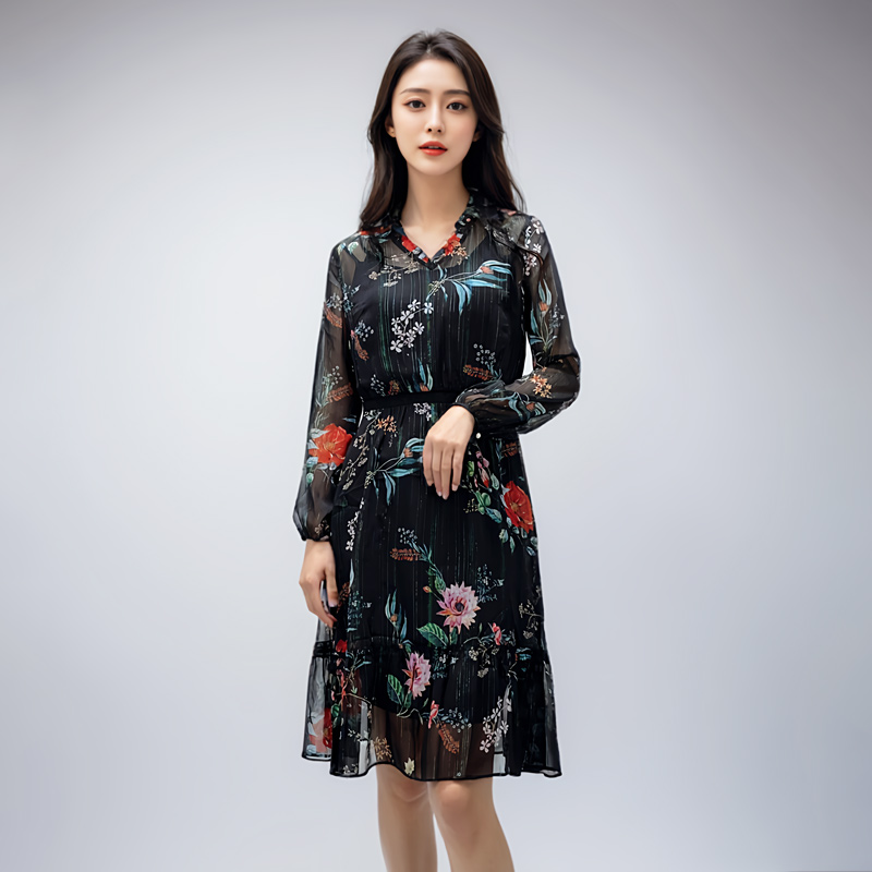 季候风通勤时尚高腰显瘦小黑裙春秋新品印花连衣裙女8633LA162