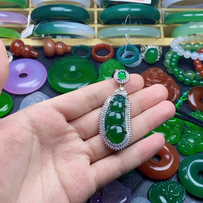 【闪购商品】玛瑙/玉髓吊坠(赠链)银S925镶嵌贵**现