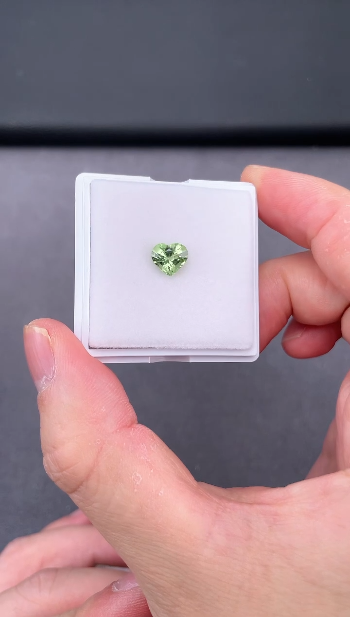 【闪购商品】橄榄石心型未镶嵌1ct-011-多样性发-天然-