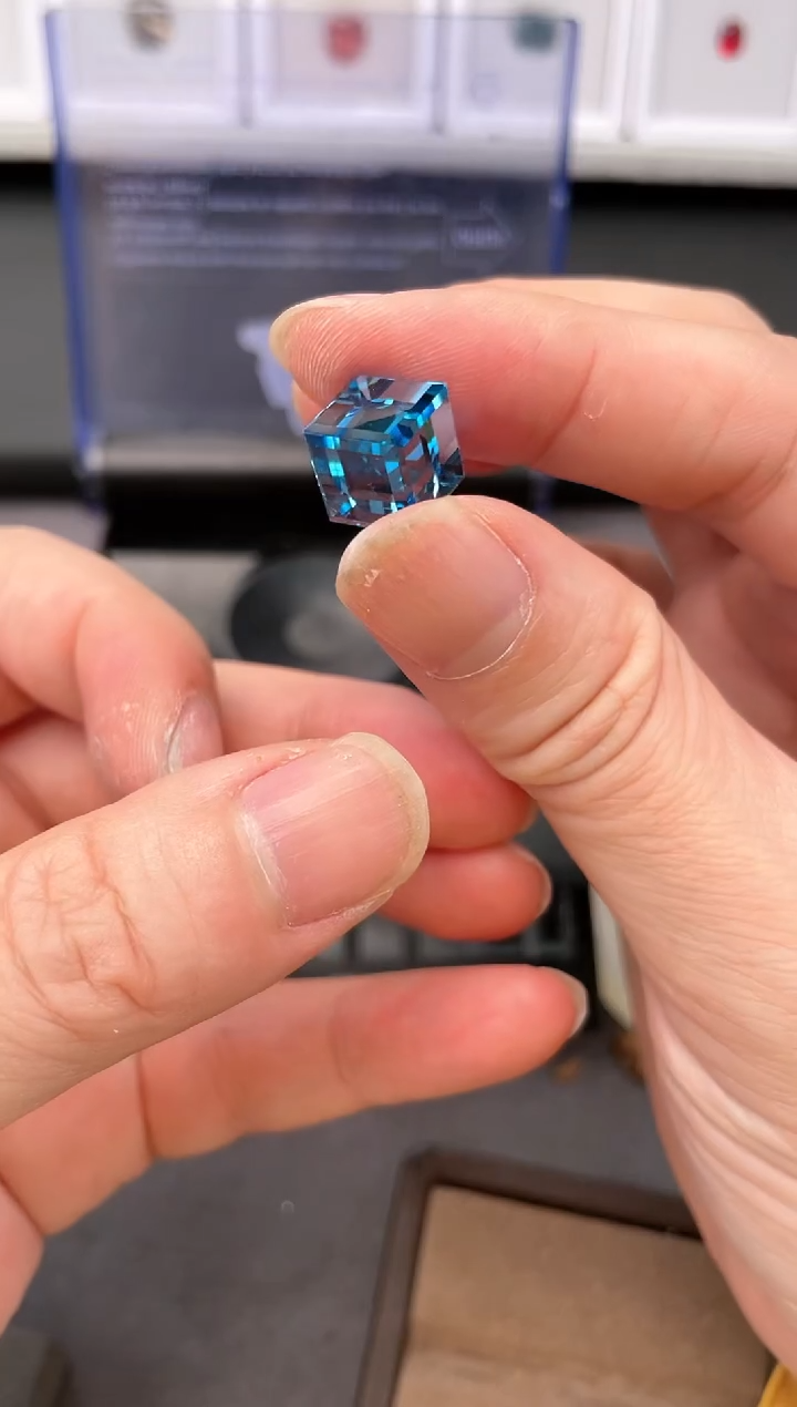 【闪购商品】托帕石方形未镶嵌17ct-050-多样性发