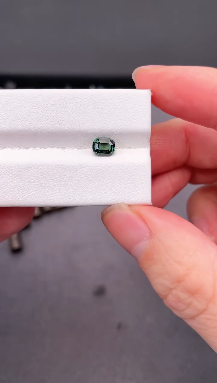 【闪购商品】彩色蓝宝石绿色未镶嵌1.01ct-016-多样性发-