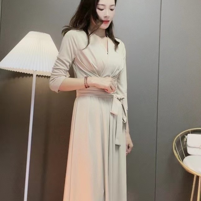 2025年时尚夏季女装红色法式显瘦气质系腰带收腰连衣裙纯色大摆