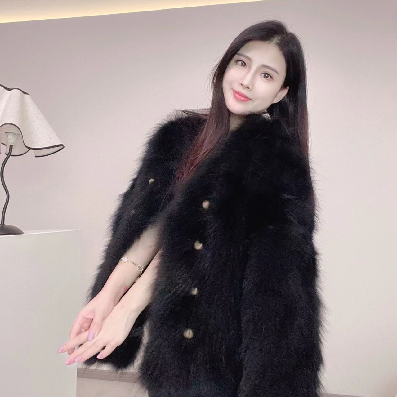 时尚秋冬网红小香风冬季轻奢气质加厚毛毛外套女装