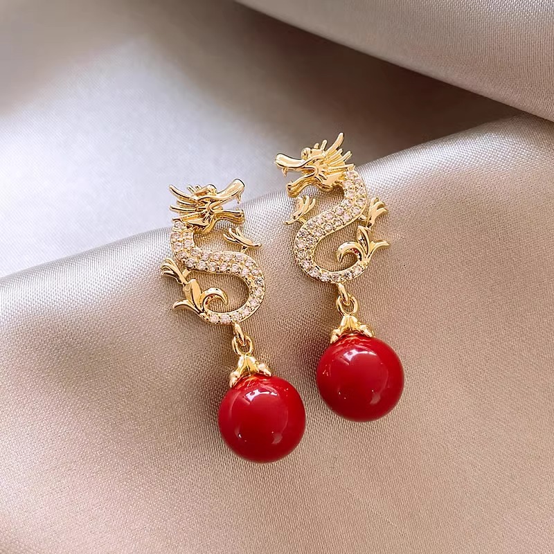 铜合金耳饰 金龙戏珠新年耳环2024新款秋冬耳钉高级感新年耳饰女