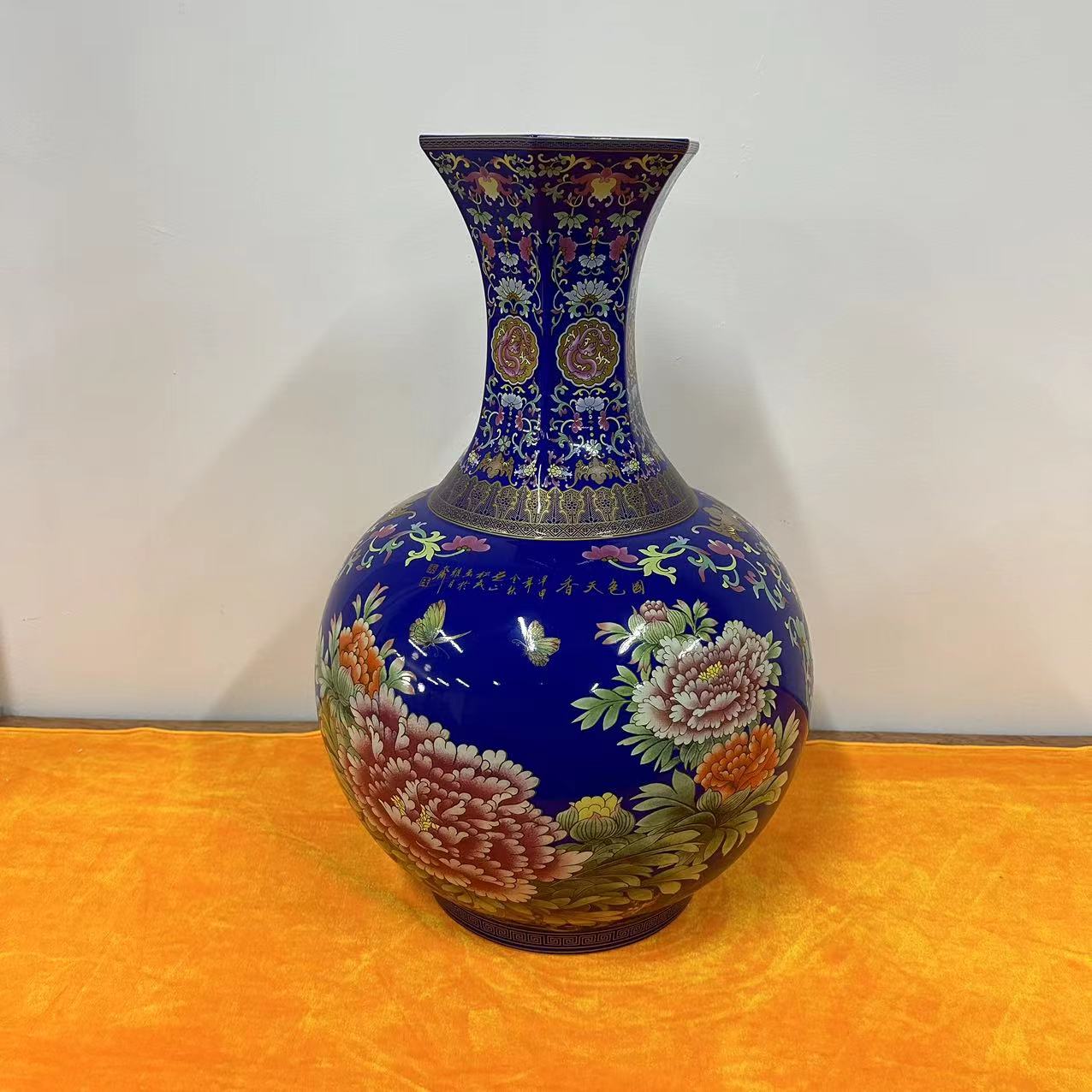 景德镇大师陶瓷作品/张松茂 全霁蓝釉牡丹三顾茅庐瓶
