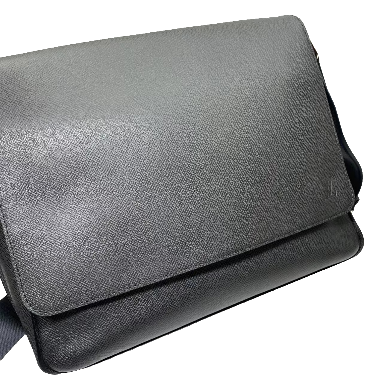 95新 LouisVuitton/路易威登 二奢男97新灰黑色荔枝纹斜挎包/0207