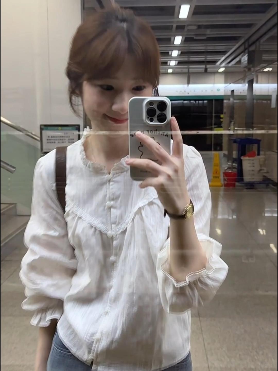法式甜美花边领白色长袖衬衫女春季韩版显瘦百搭宽松别致长袖衬衣