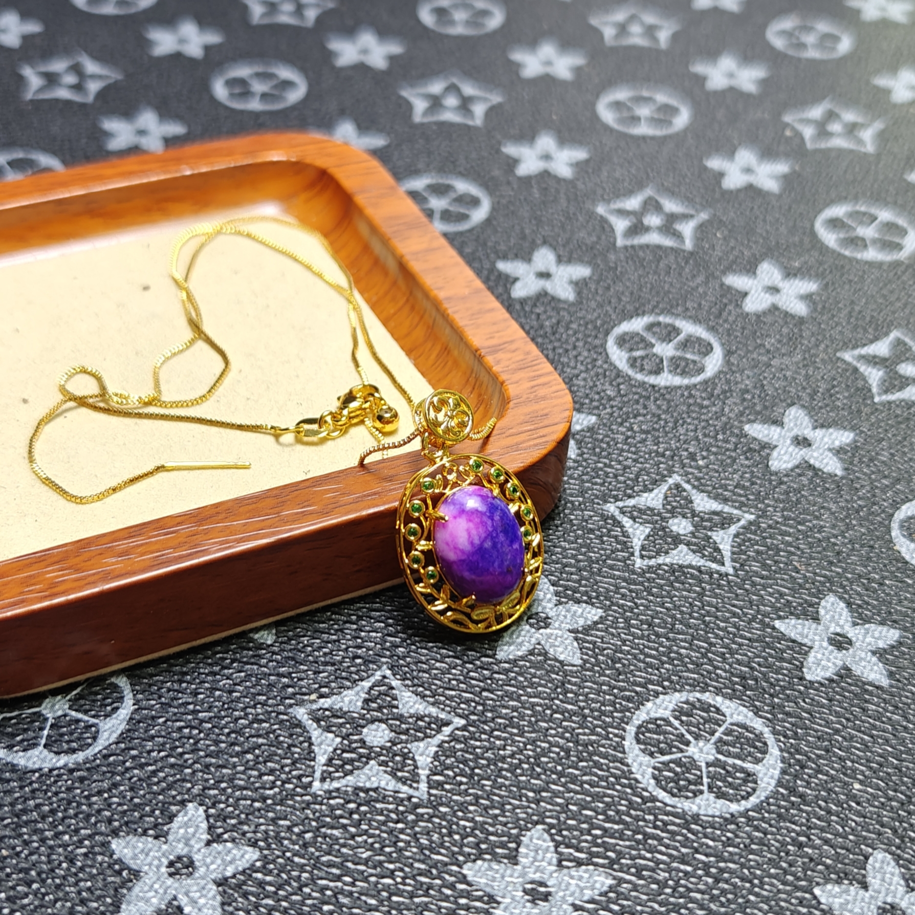 [停业清货]国风紫俱来蛋面吊坠-赠链-133