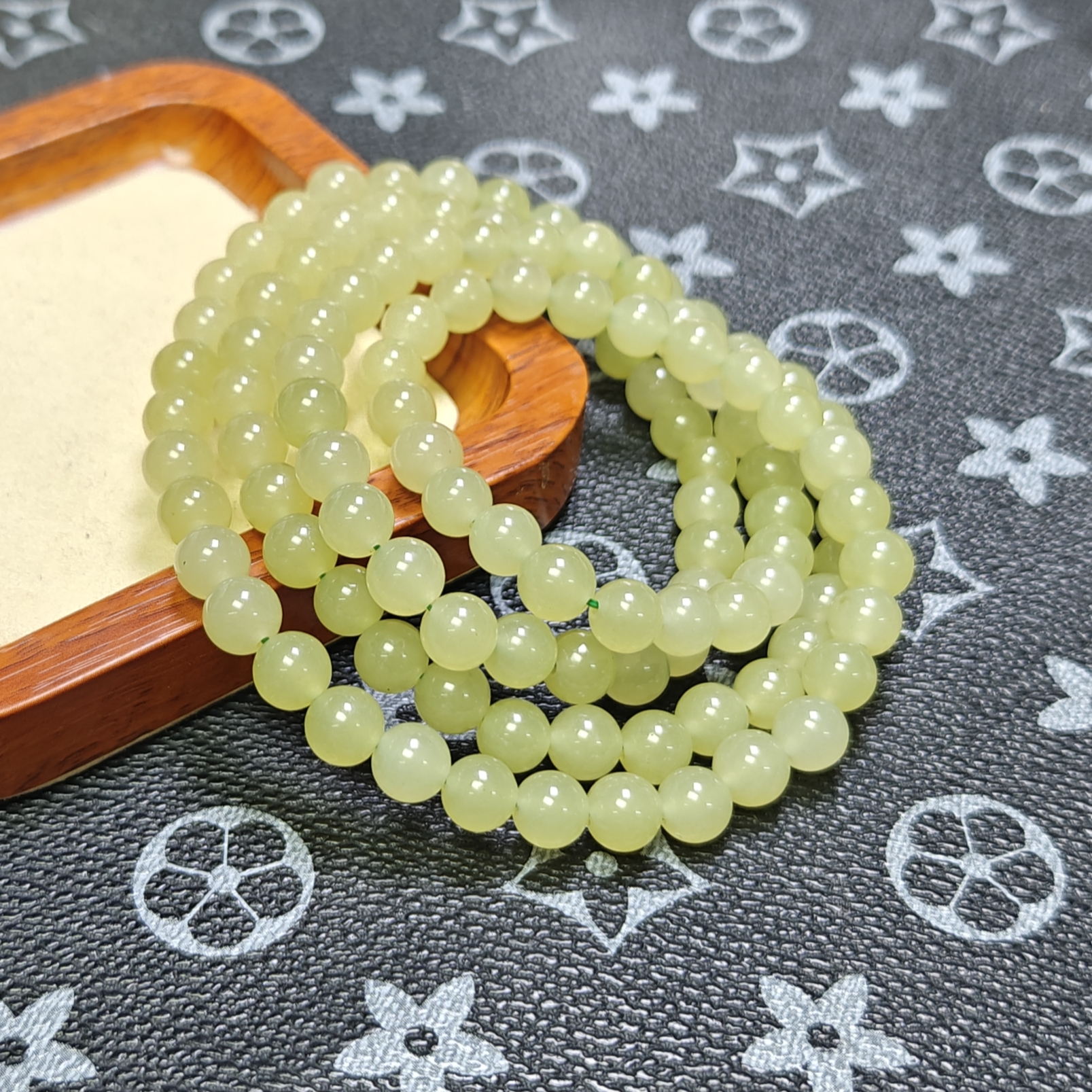 [停业清货]黄口色108佛珠毛衣链-270-多样性发一