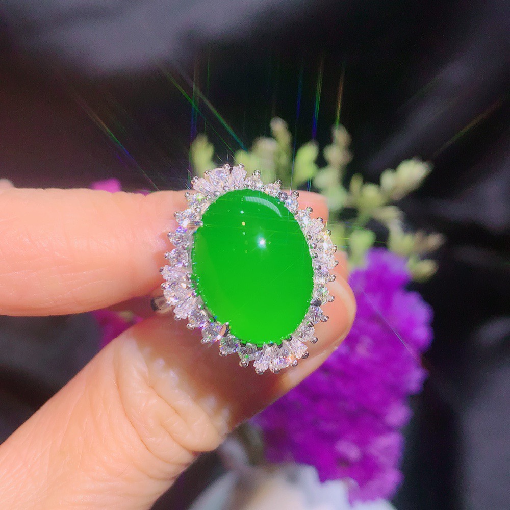 「霞姐珠宝」天然玉髓时尚百搭精致925银镶嵌鸽子蛋戒指