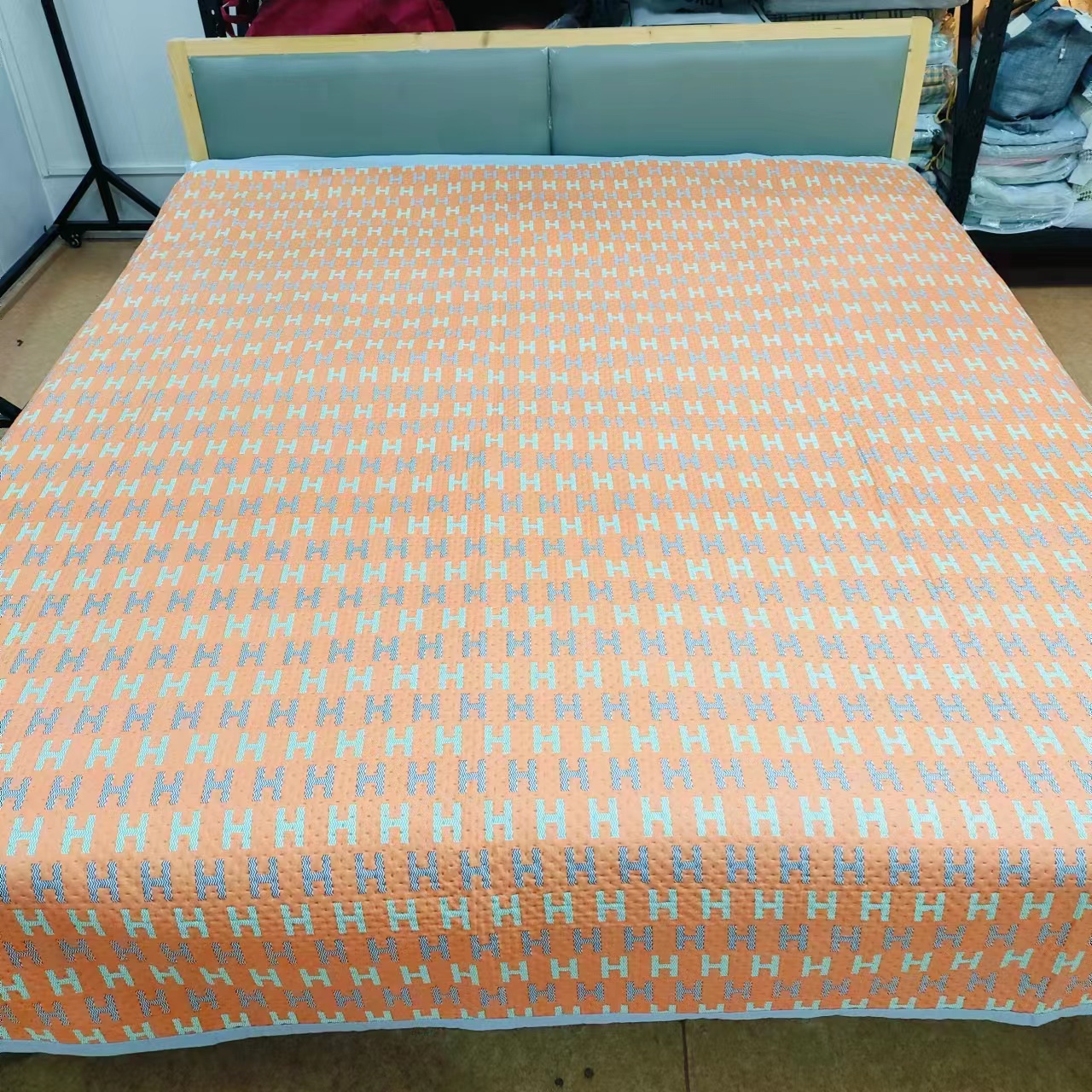 【包边床盖】<字母H-橙>230X250cm<±5cm>绗缝  多功能  四季双人