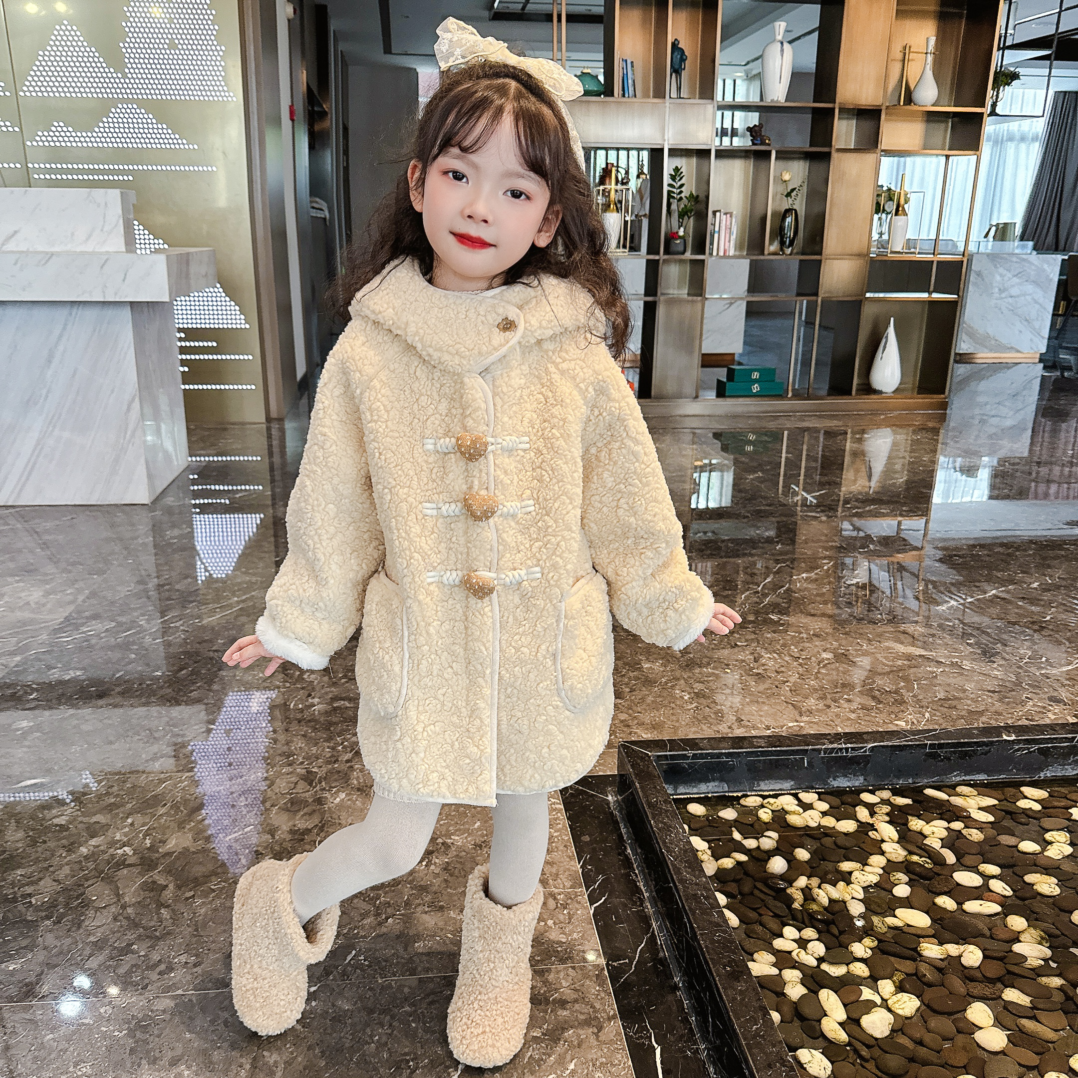 2024女童冬装加绒加厚毛毛外套大衣中长款保暖厚实可爱女宝宝冬款