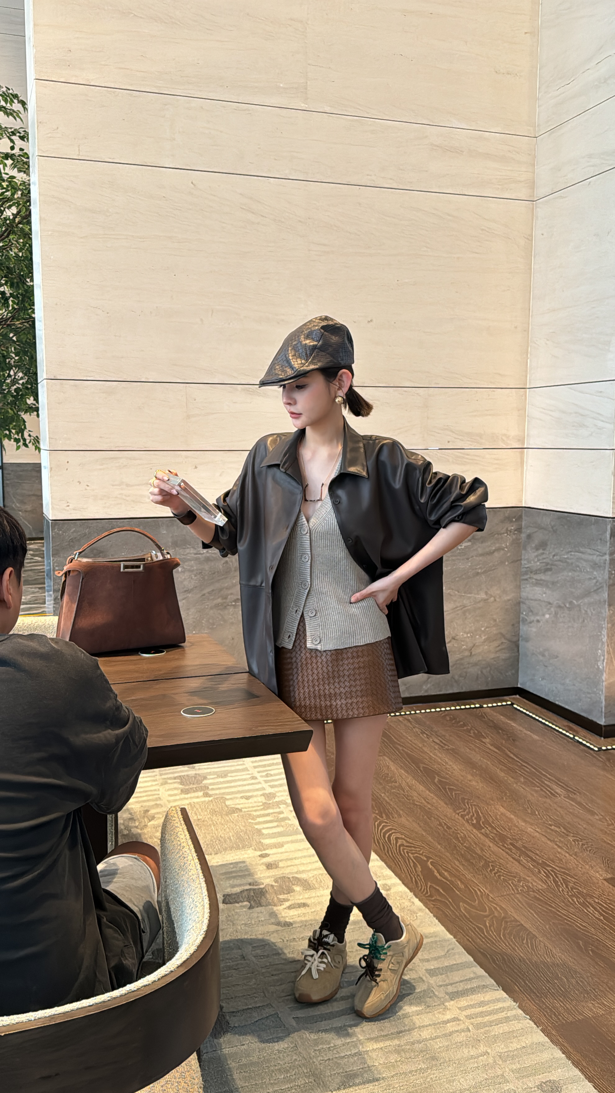 【何發财】质感精炼 柔化廓线软糯简约时尚环保皮衬衣外套 W09042