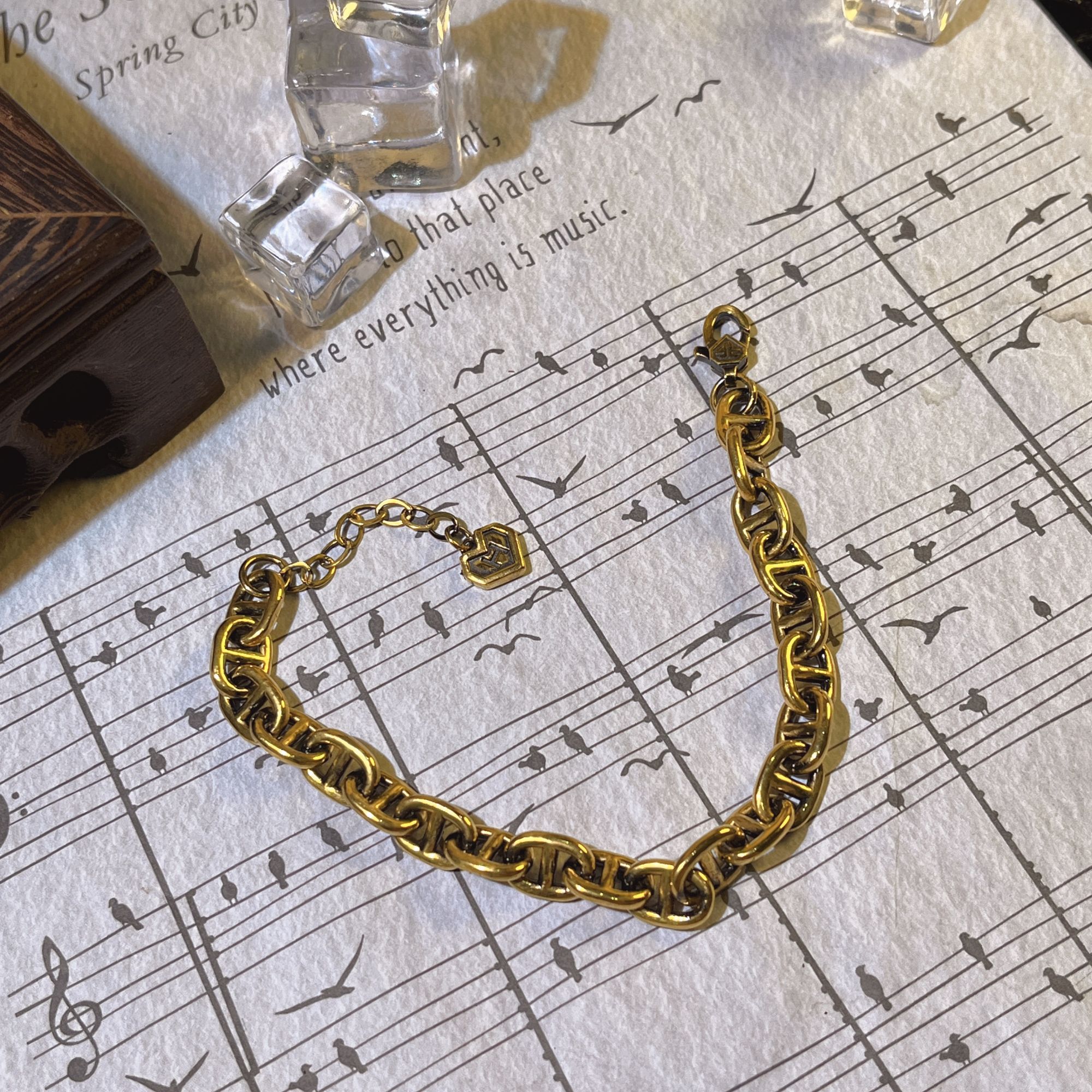 金潮坊珠宝  经典时尚复古做旧百搭电黑猪鼻子手链足金999