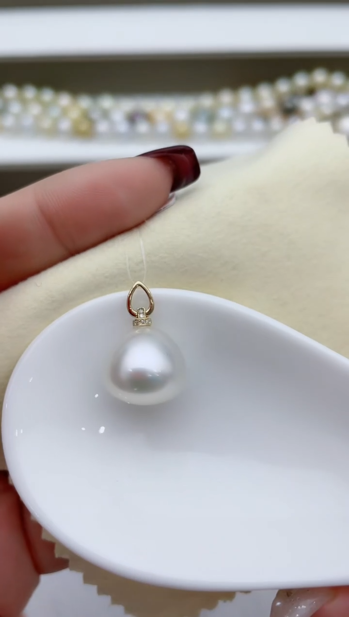 【闪购商品】海水珍珠颈饰18K金镶嵌A28