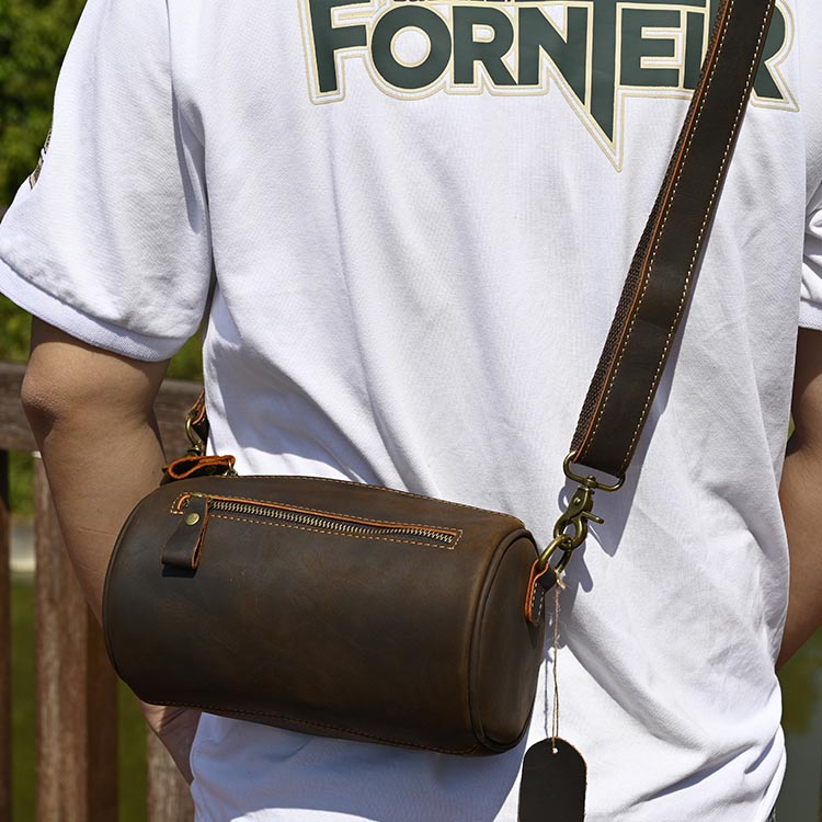 休闲男女通用单肩斜跨包复古真皮植鞣牛皮圆筒小包运动疯马牛皮包