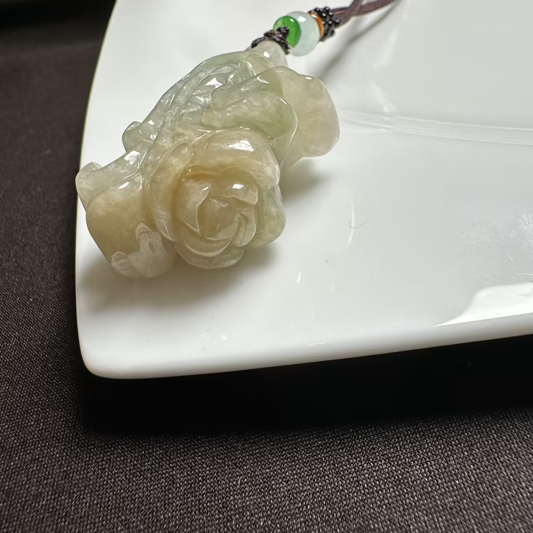 国色生香翡翠项链