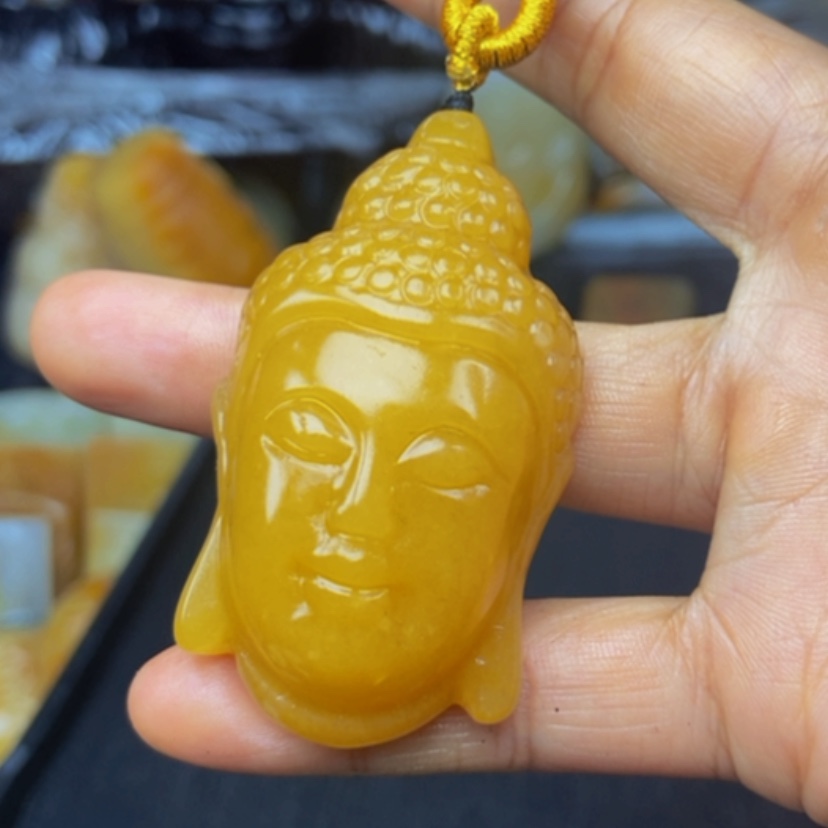 【闪购商品】石英质玉（黄龙玉）颈饰未镶嵌
