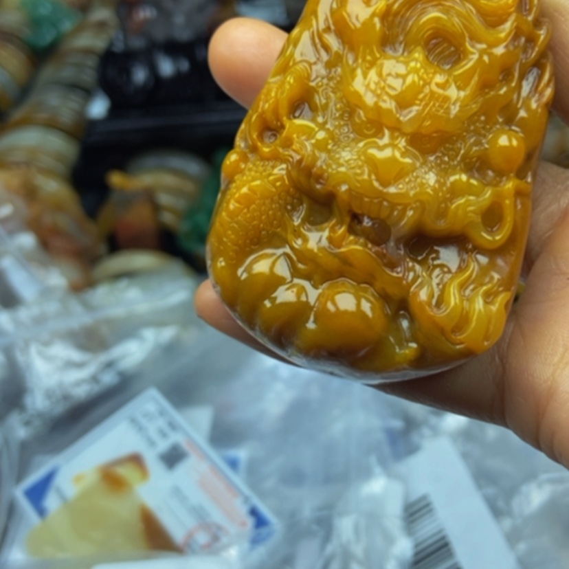 【闪购商品】石英质玉（黄龙玉）颈饰未镶嵌
