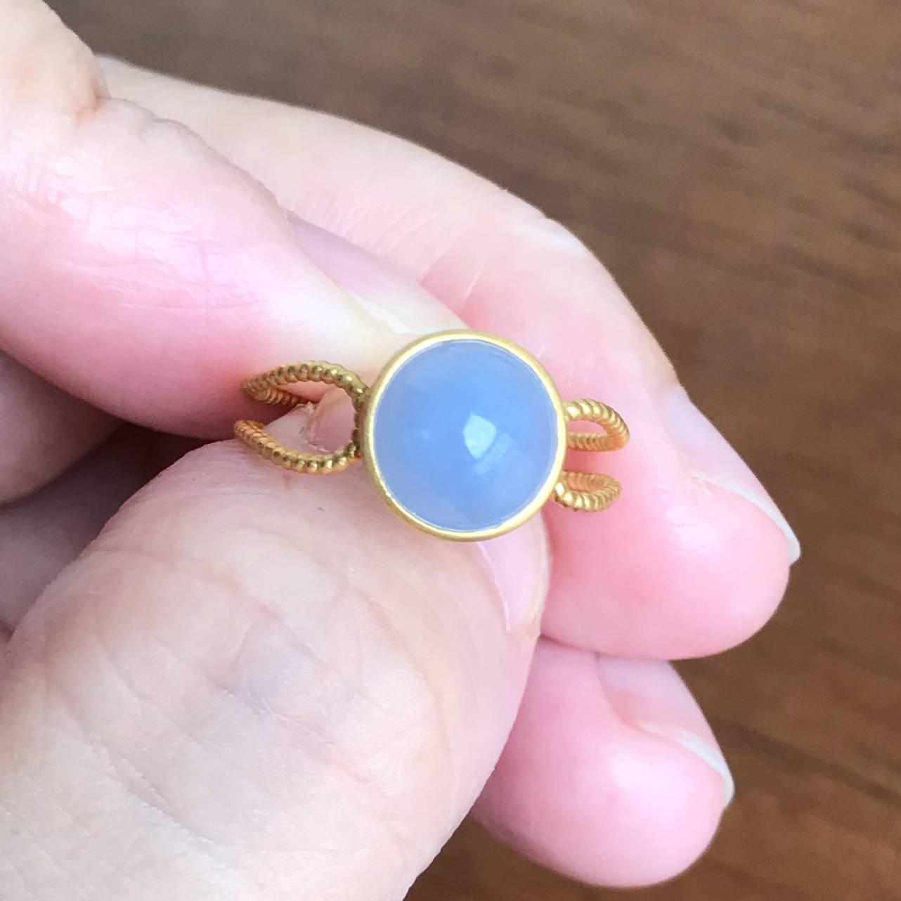 18k金镶嵌天然紫罗兰翡翠蛋面戒指