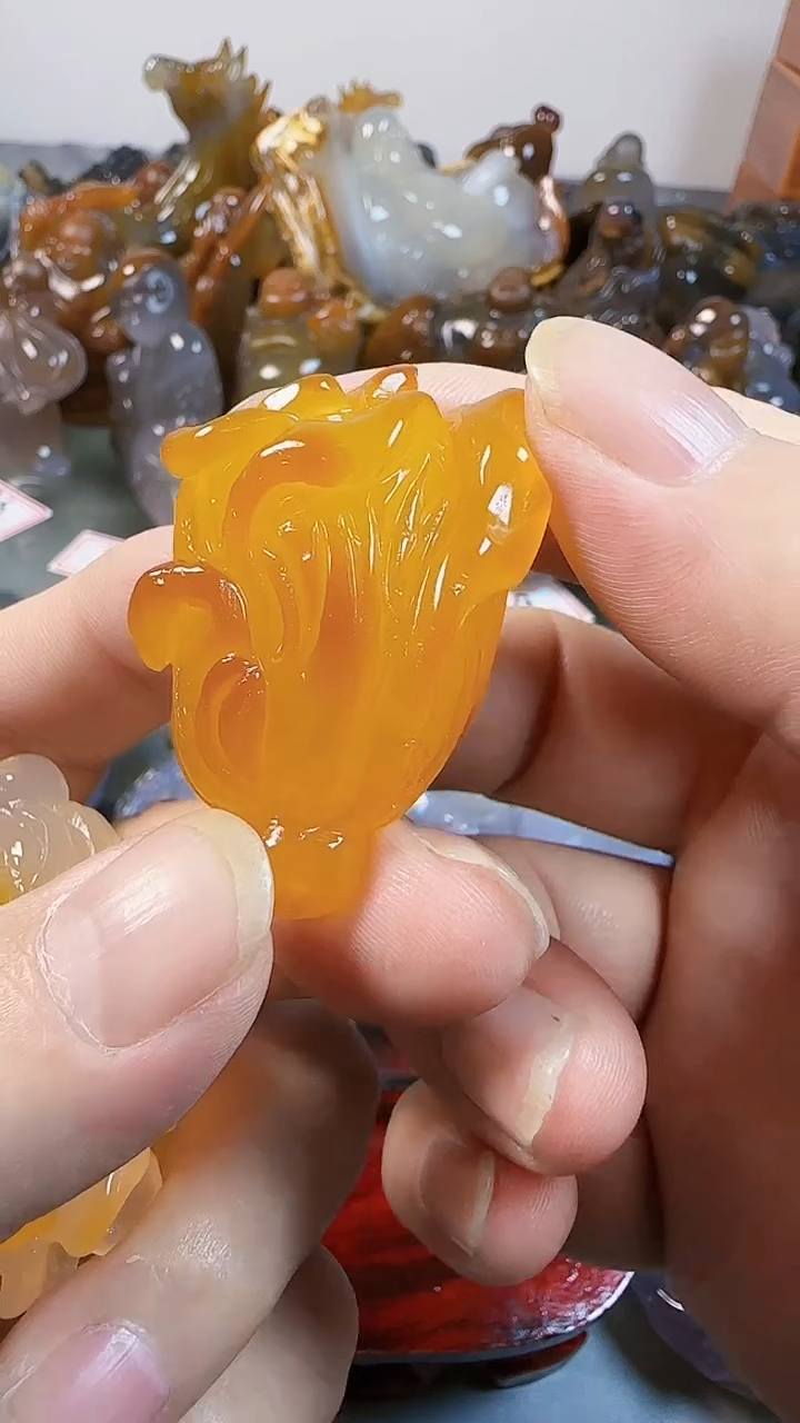 【闪购商品】玛瑙/玉髓手把件未镶嵌白菜