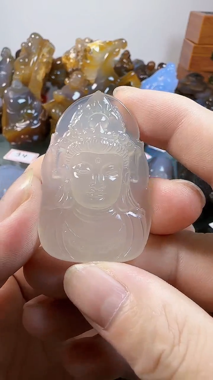 【闪购商品】玛瑙/玉髓吊坠(赠链)未镶嵌观音