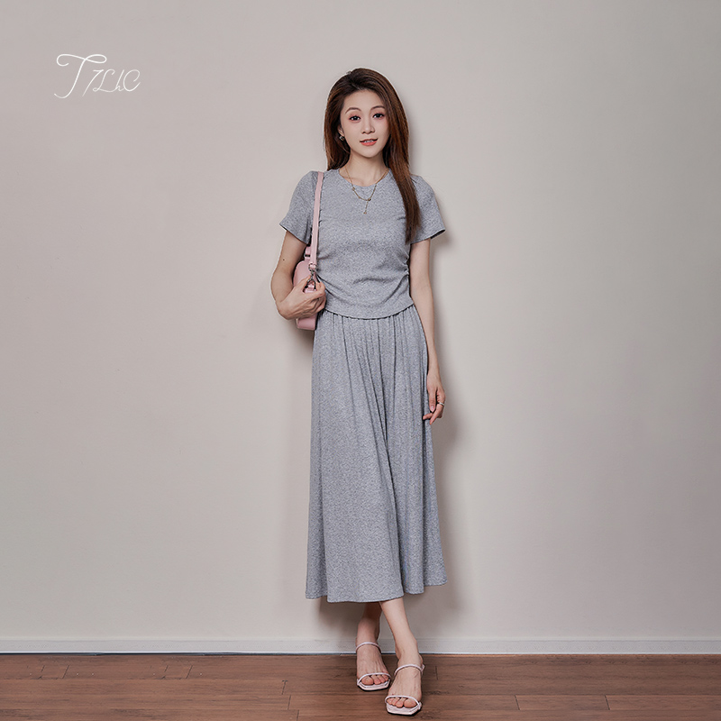 1802A/B可单拍柒量一裁小个子灰色短袖t恤女上衣+半身裙