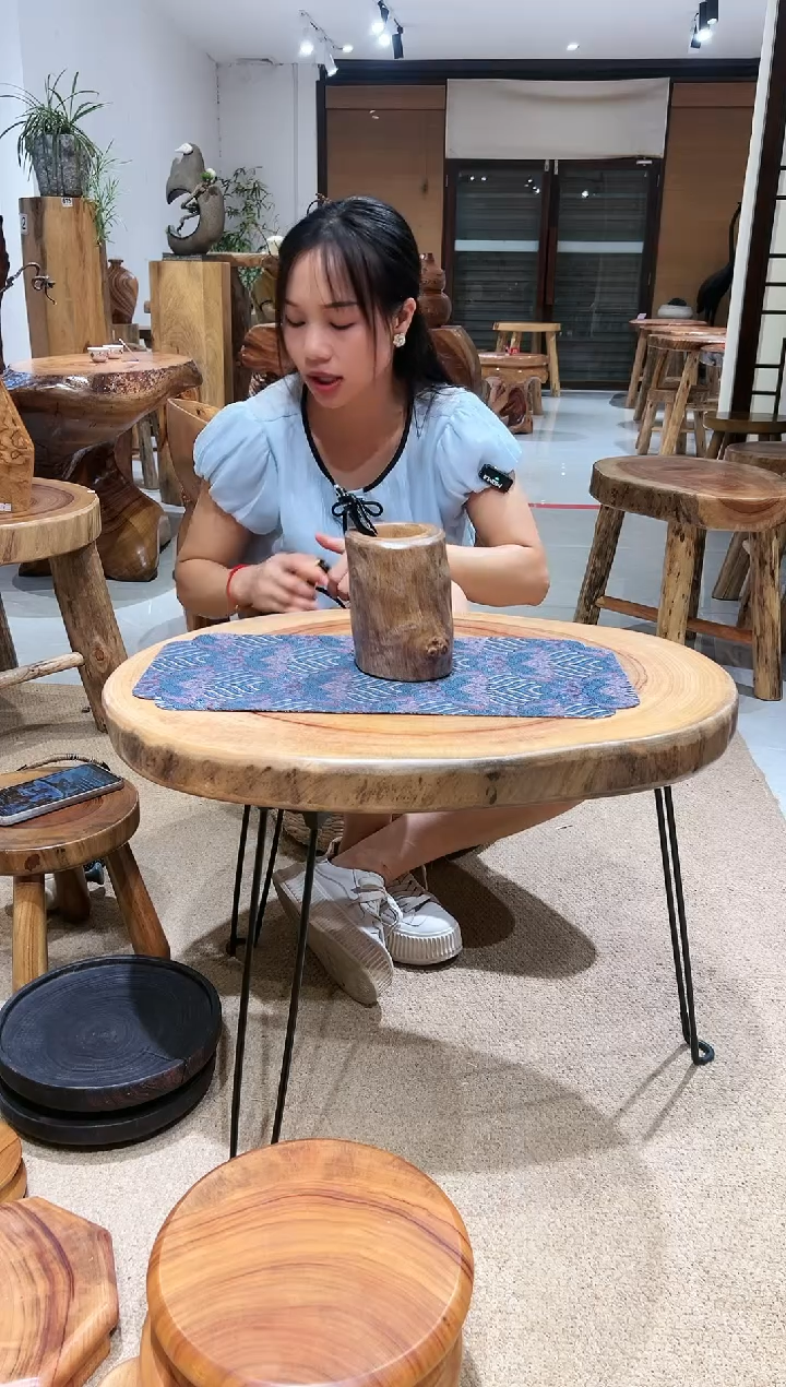 【闪购商品】香樟木笔筒：16高/14宽