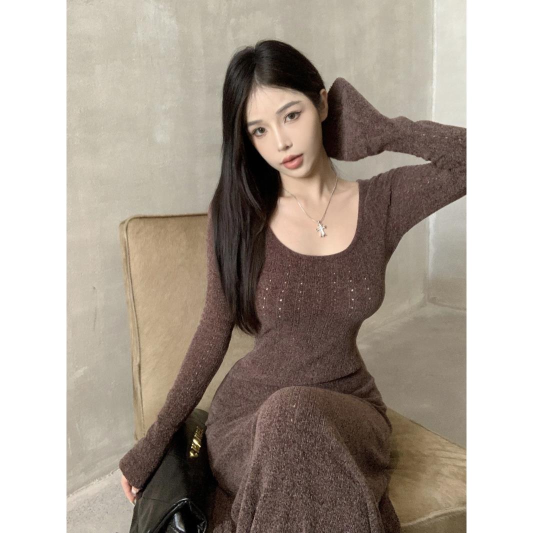 早秋咖色长袖针织连衣裙女修身垂坠感收腰a字中长裙复古气质裙子