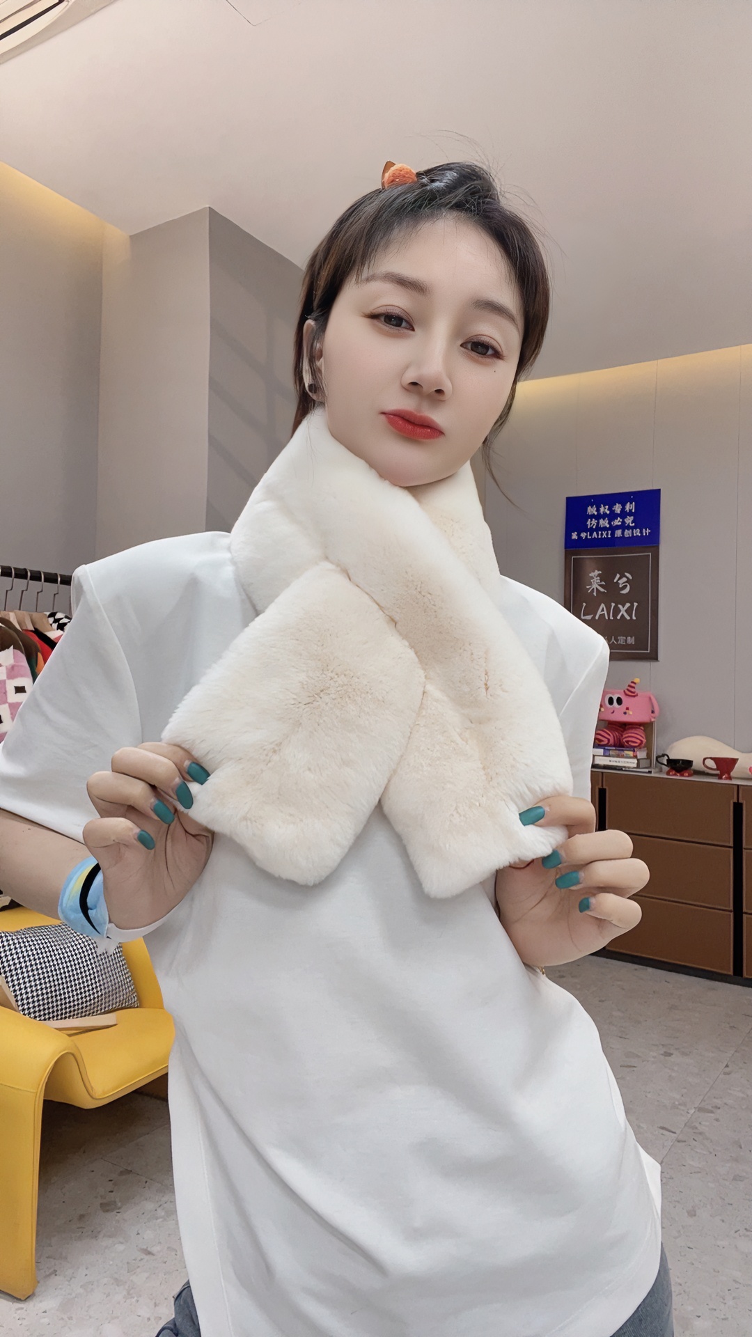 LAIXI/莱兮     设计师原创风格黑白二色整皮毛绒保暖围巾92公分