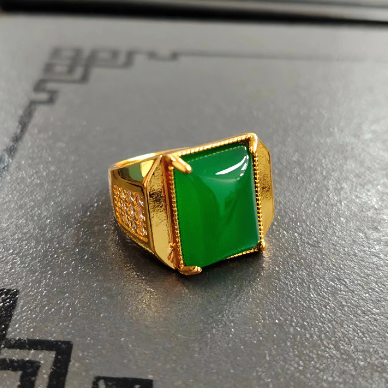 【燕燕严选】时尚豪镶绿玛瑙马鞍戒面男戒-多样性发货