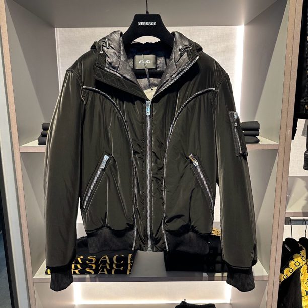 全新未使用 VERSACE/范思哲 范思哲男士黑色时尚秋冬连帽外套