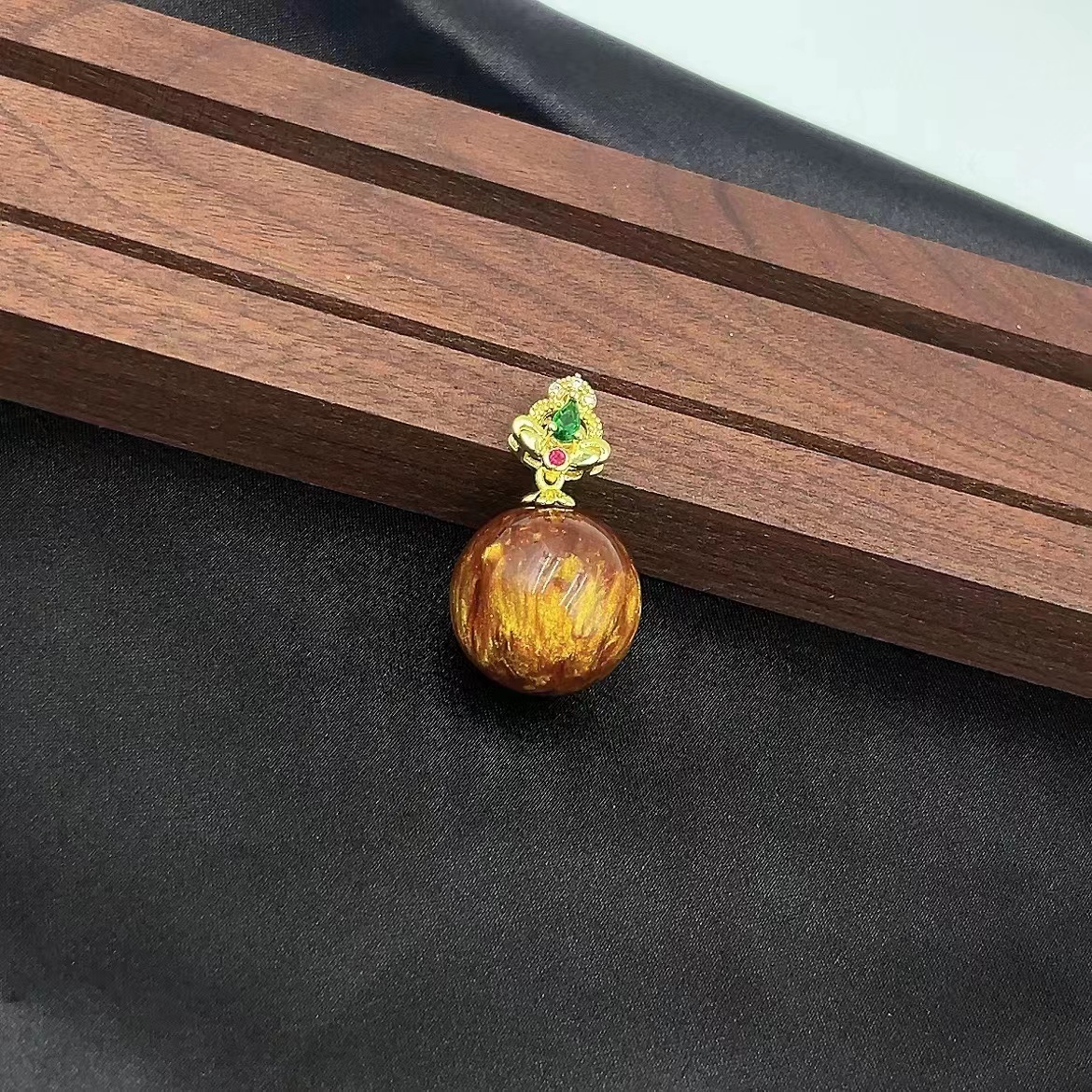 非金属吊坠 金色柳柳圆珠吊坠—多样性发