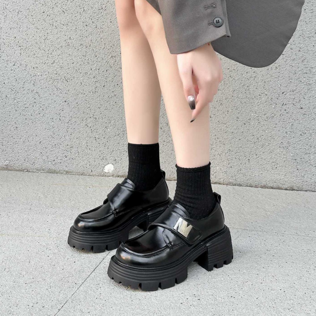 英伦风真皮黑色小皮鞋女乐福鞋厚底2024春新款女鞋小个子粗跟单鞋