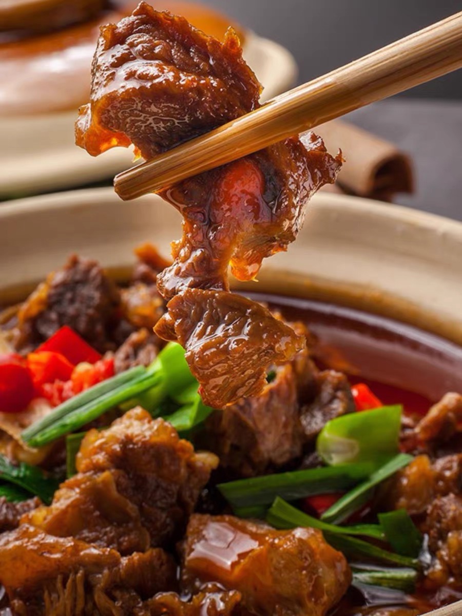 云南《清真红烧牛肉》纯牛肉经典方便微辣肉质本地屠宰牛肉真空包装