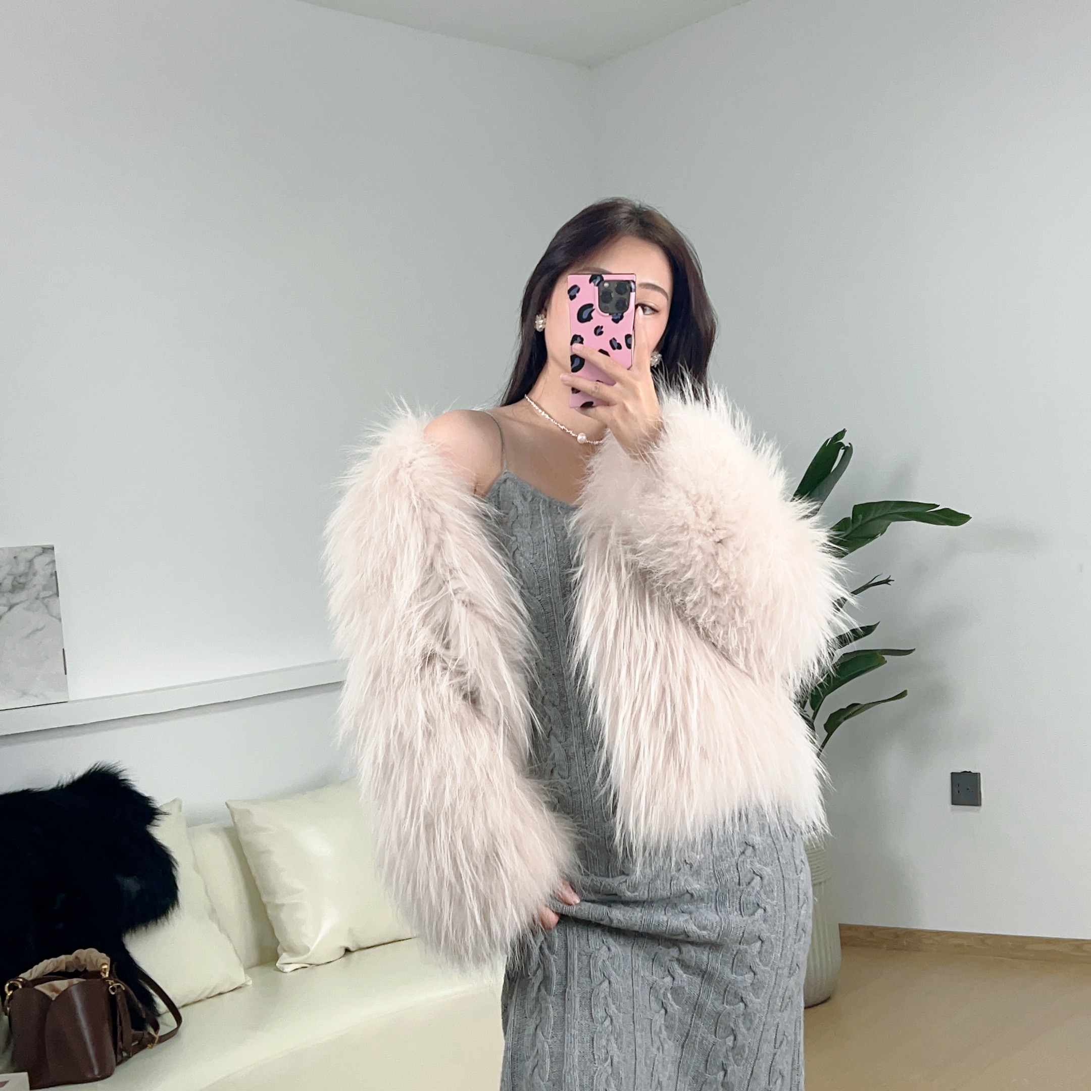 oushiluo/欧诗洛（8050）双面编织加厚貉子毛前55后55短款时尚外套