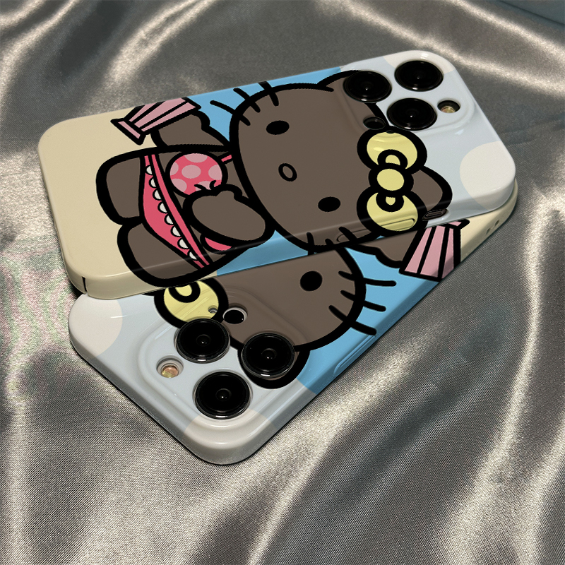 适用苹果14华为荣耀oppovivo手机壳泳衣黑凯蒂菲林壳全包硬壳手机