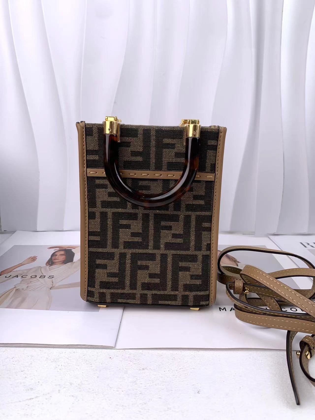 99新 FENDI/芬迪 FENDI tote mini包/公价无/严选