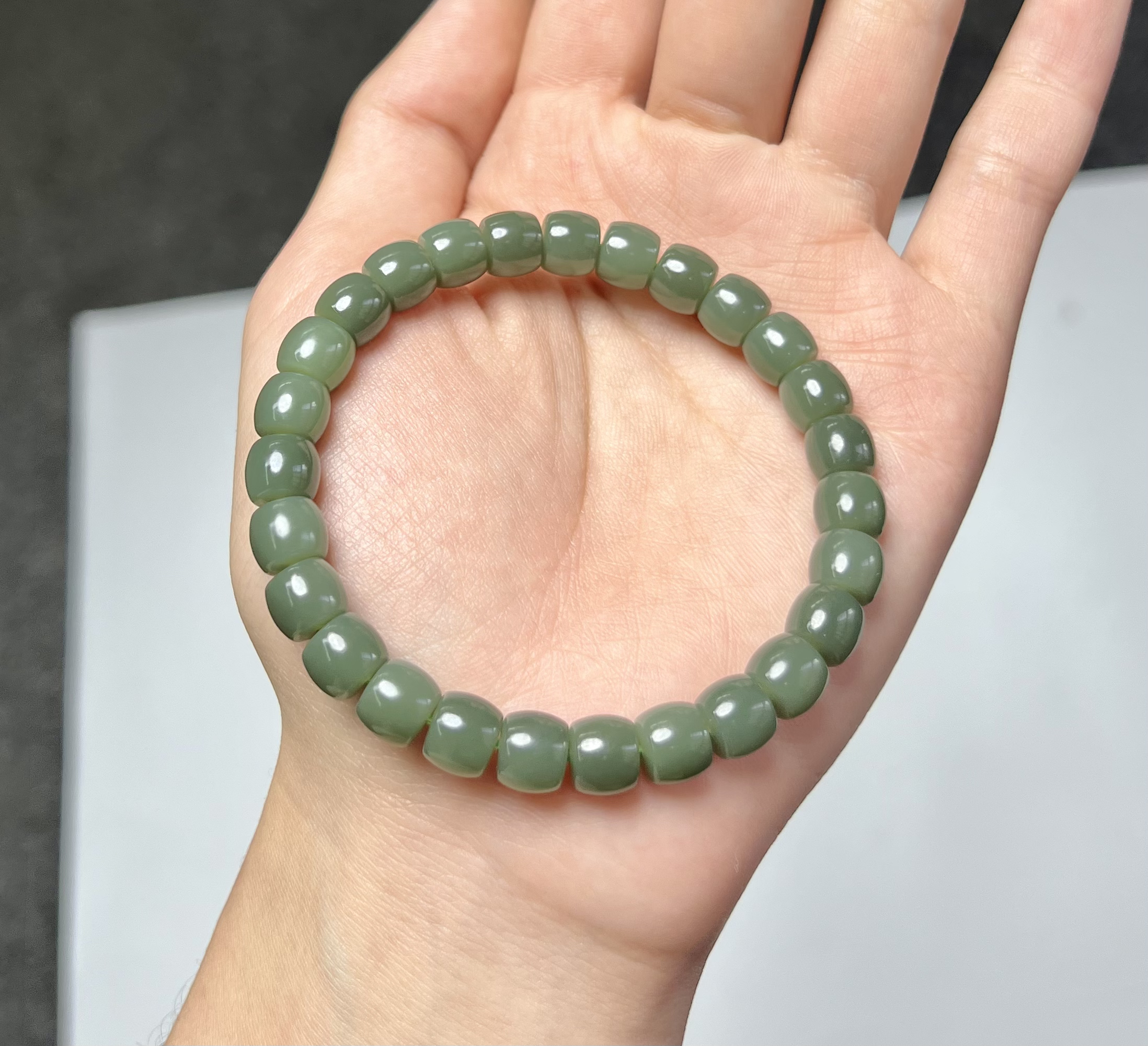 和田玉沙枣青卡 8mm直切手串