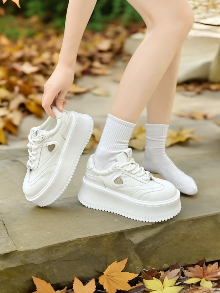 新款厚底小白鞋板鞋休闲百搭时尚真皮面女鞋