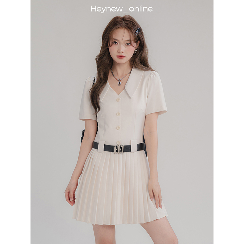 【年中！清清】白色V领连衣裙女夏季新款学院风美式辣妹百褶-3X563