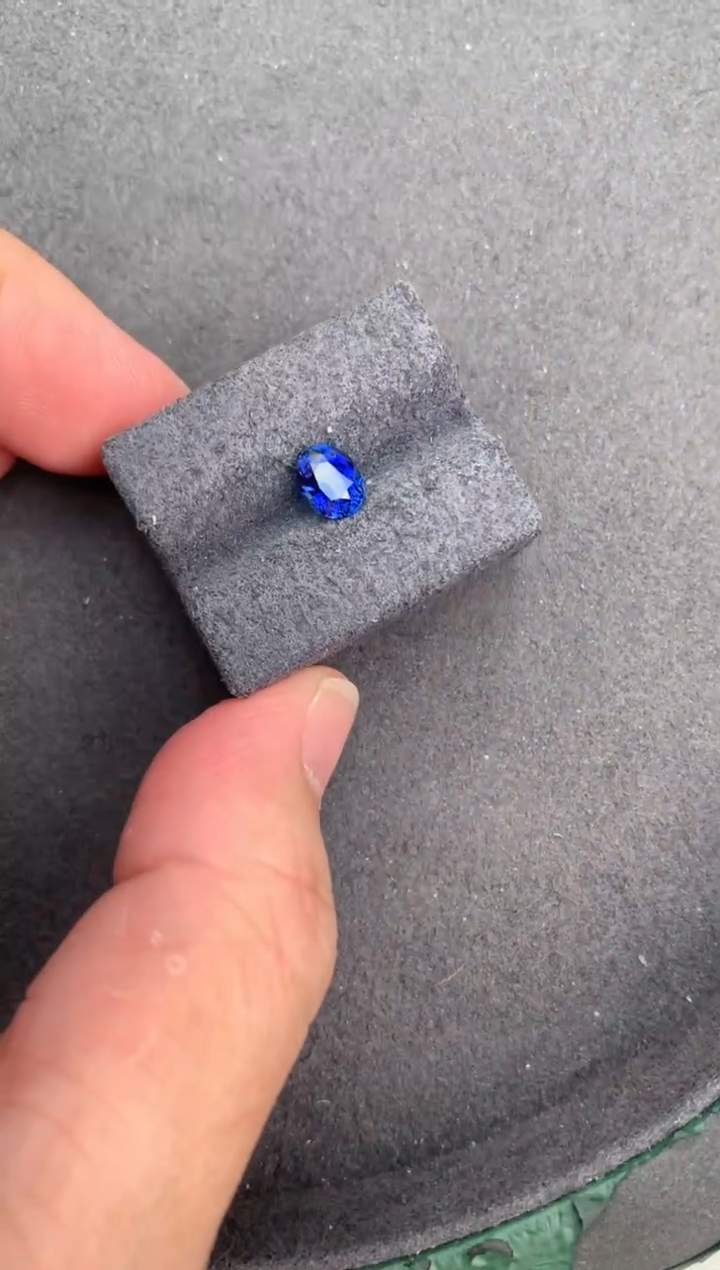 【闪购商品】蓝宝石裸石未镶嵌1.1ct无烧皇家蓝