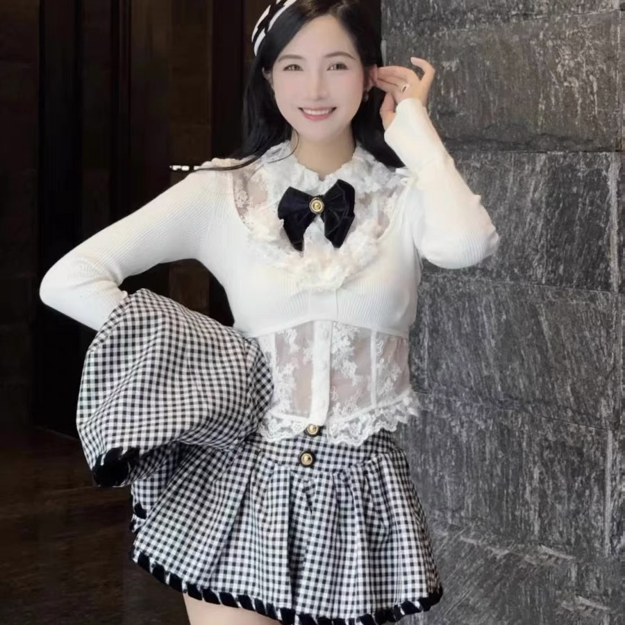 姐魅定制 《LFM蕾丝黑蝶》秋季新品重工蕾丝拼接针织上衣