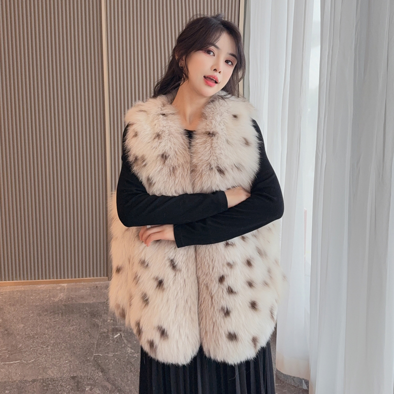 进口芬兰整皮狐狸毛皮草马甲女新款年轻短款背心显瘦马夹小个子