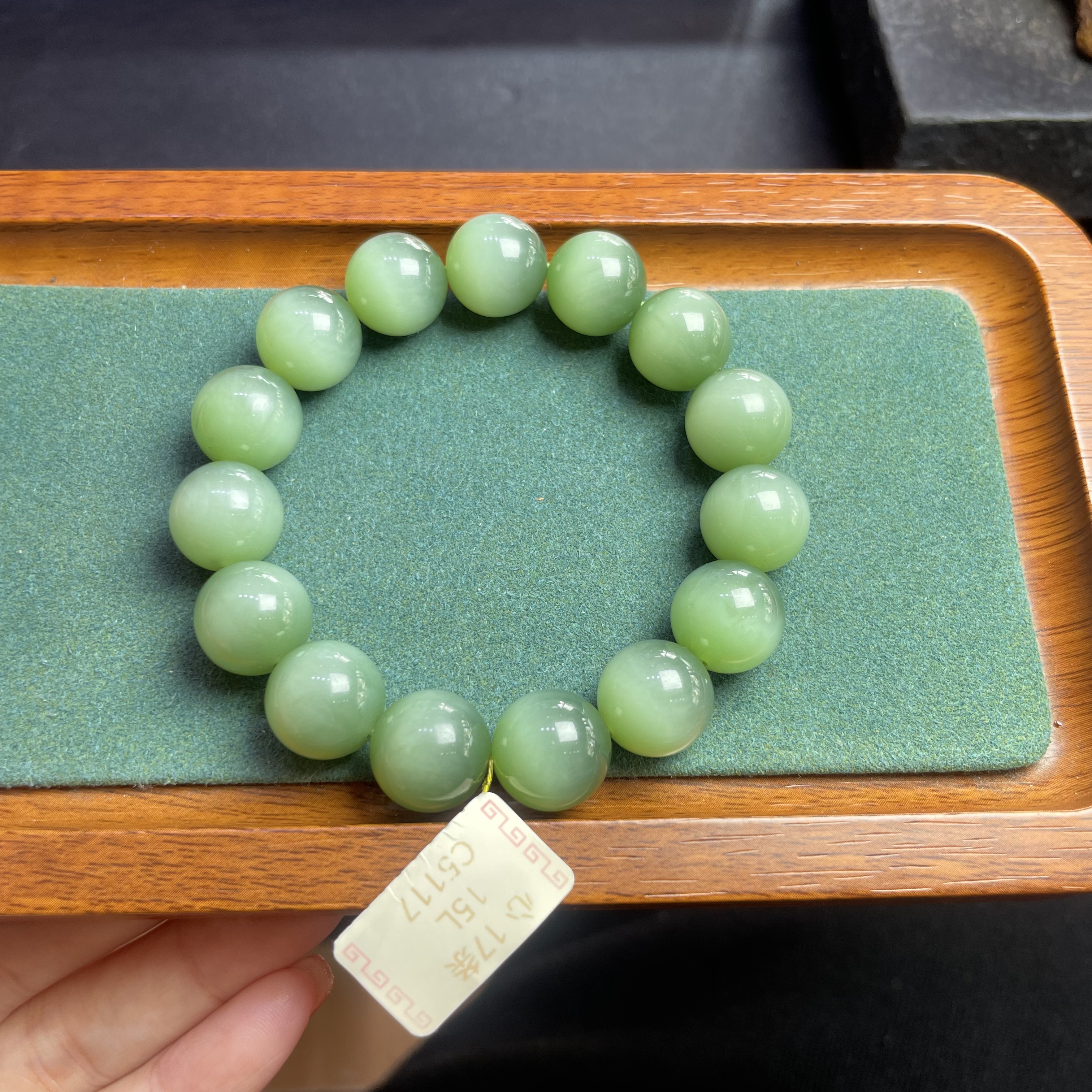 和田玉卡14mm碧玉猫眼手串色正均匀