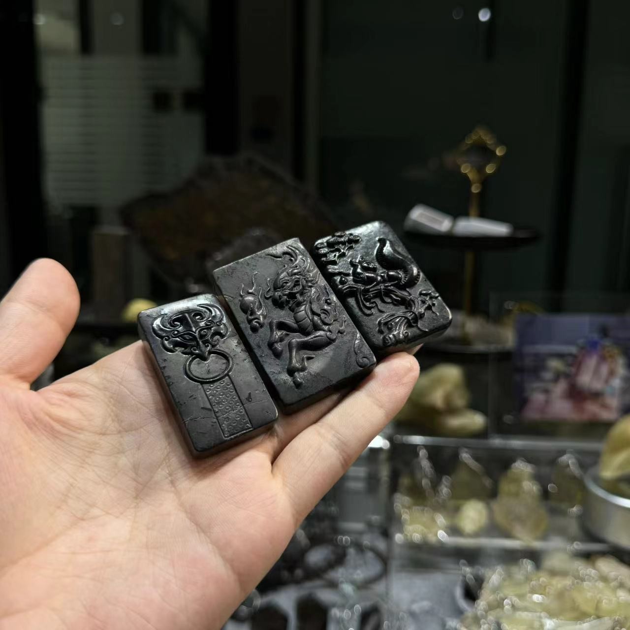 非金属玻璃吊坠 YS312 西北非黑色带雕刻